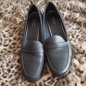 Ecco black loafers